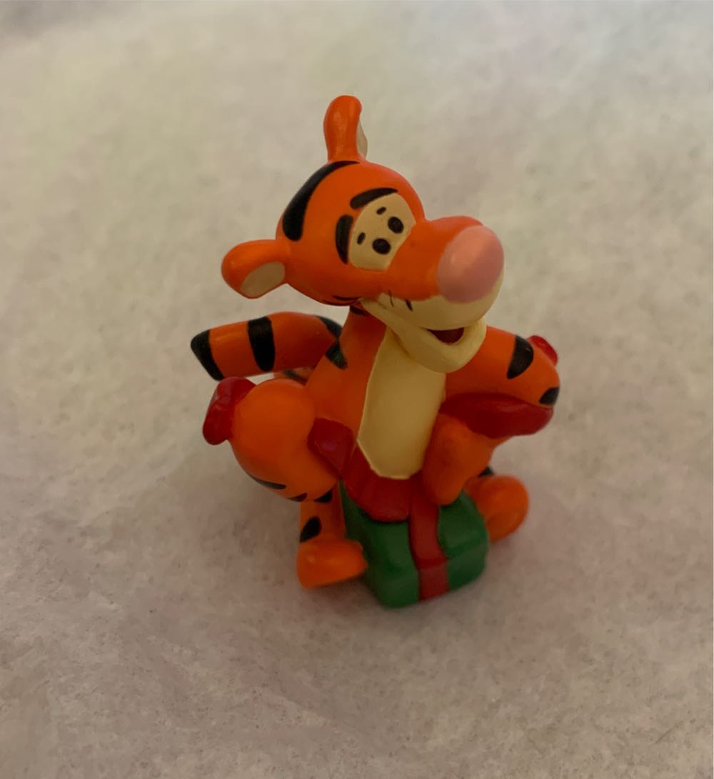 Merry Miniature-Tigger - Disney Winnie The Pooh Collection (Miniature) ornament collectible [Barcode 015012501490] - Main Image 3