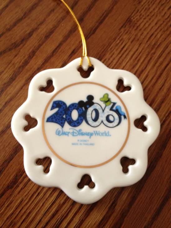 WDW Ceramic Disc 2006  (Disney Park Ornaments) ornament collectible - Main Image 2