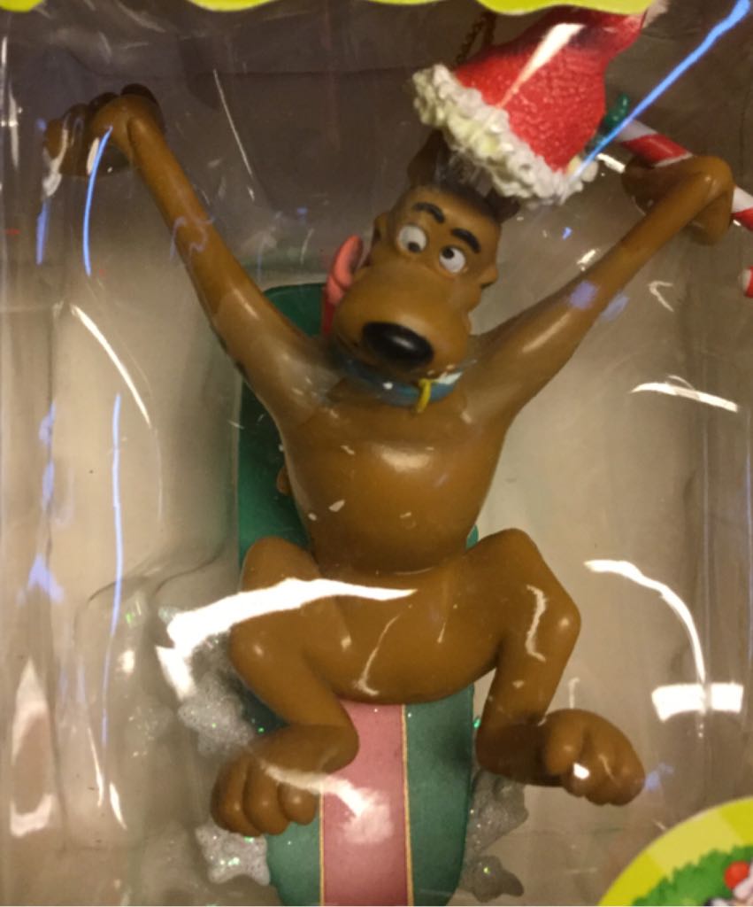 Scooby-Doo! On Snowboard - Cartoon Network Classics (Scooby Doo) ornament collectible - Main Image 2