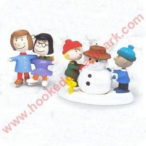 Peanuts Follow The Leader - Snow Day - Follow The Leader (Peanuts Gang, Characters) ornament collectible - Main Image 2
