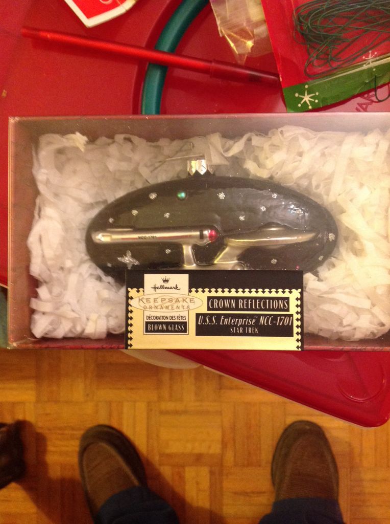 Star Trek:  U.S.S. Enterprise NCC-1701 - Heritage Collection (Star Trek) ornament collectible [Barcode 015012519228] - Main Image 2