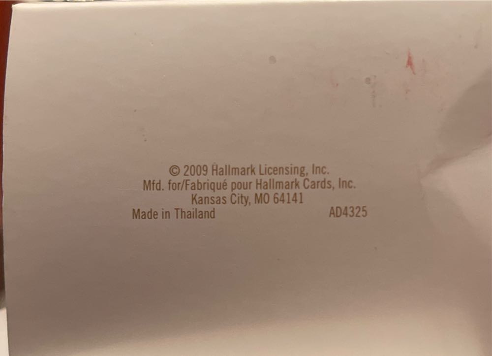 Sign Of The Times  - VIP (Penguins) ornament collectible - Main Image 4