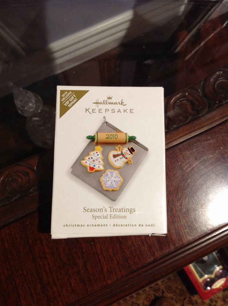 Season’s Treatings - Special Edition (Keepsake Series) ornament collectible - Main Image 1