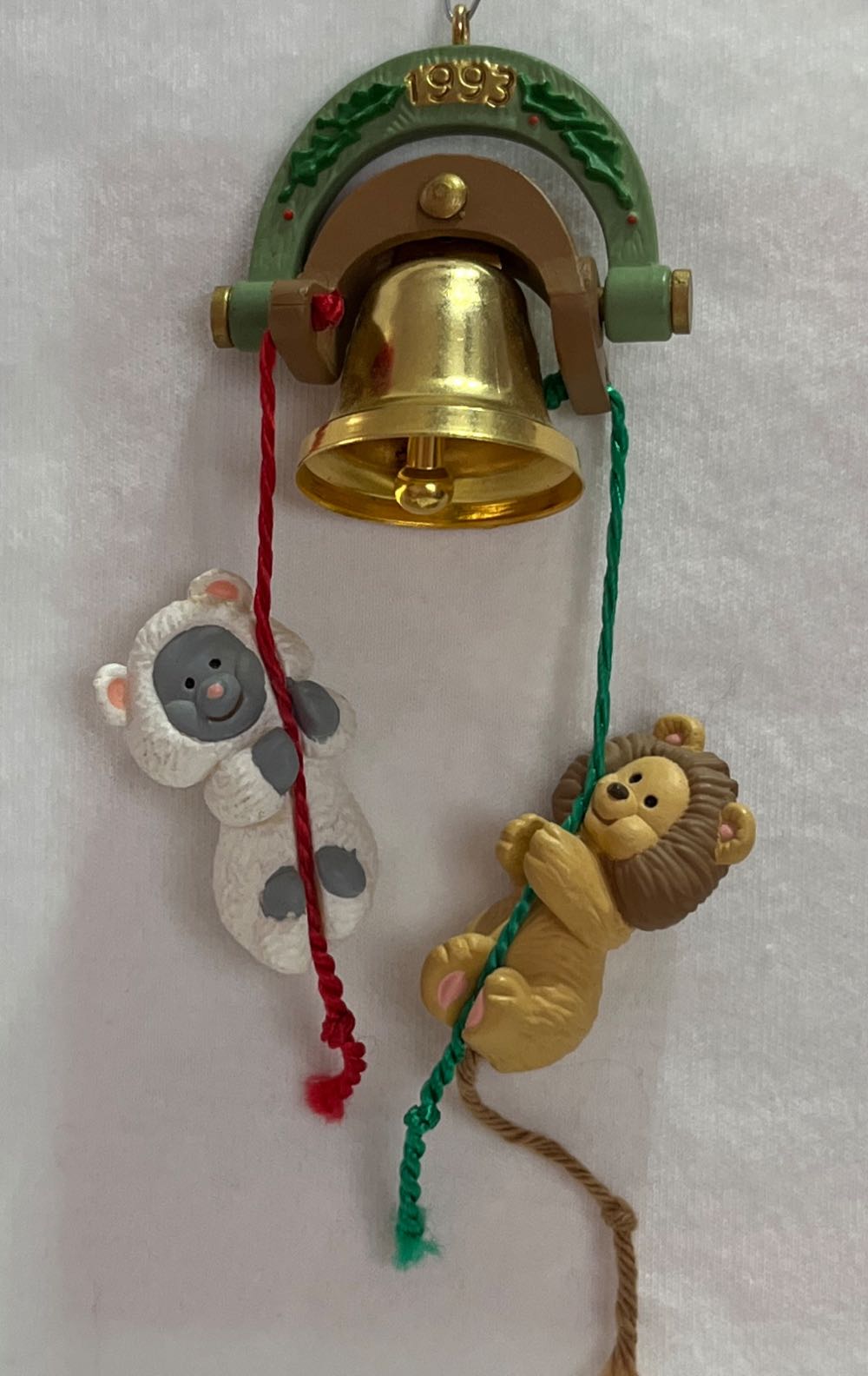 Curly And Kingly  (Keepsake) ornament collectible [Barcode 015012027198] - Main Image 3