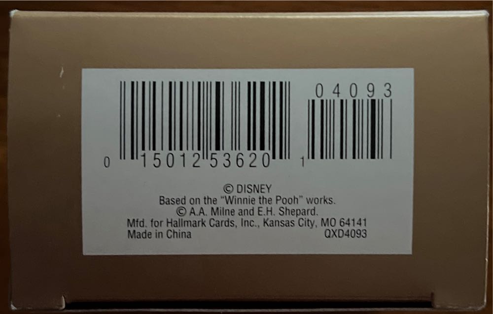 presents drom Pooh : Winnie the Pooh Collection - Disney Winnie The Pooh (Winnie The Pooh Collection) ornament collectible [Barcode 015012536201] - Main Image 3