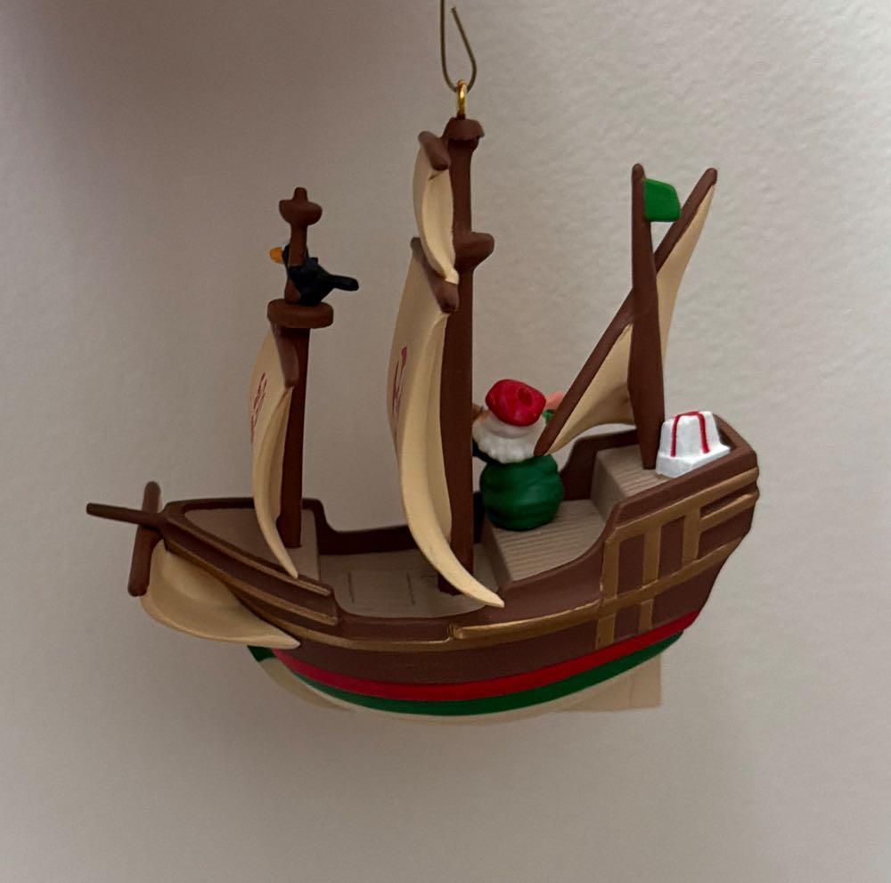 Santa Maria - Hallmark Keepsake (Santa Claus) ornament collectible - Main Image 2