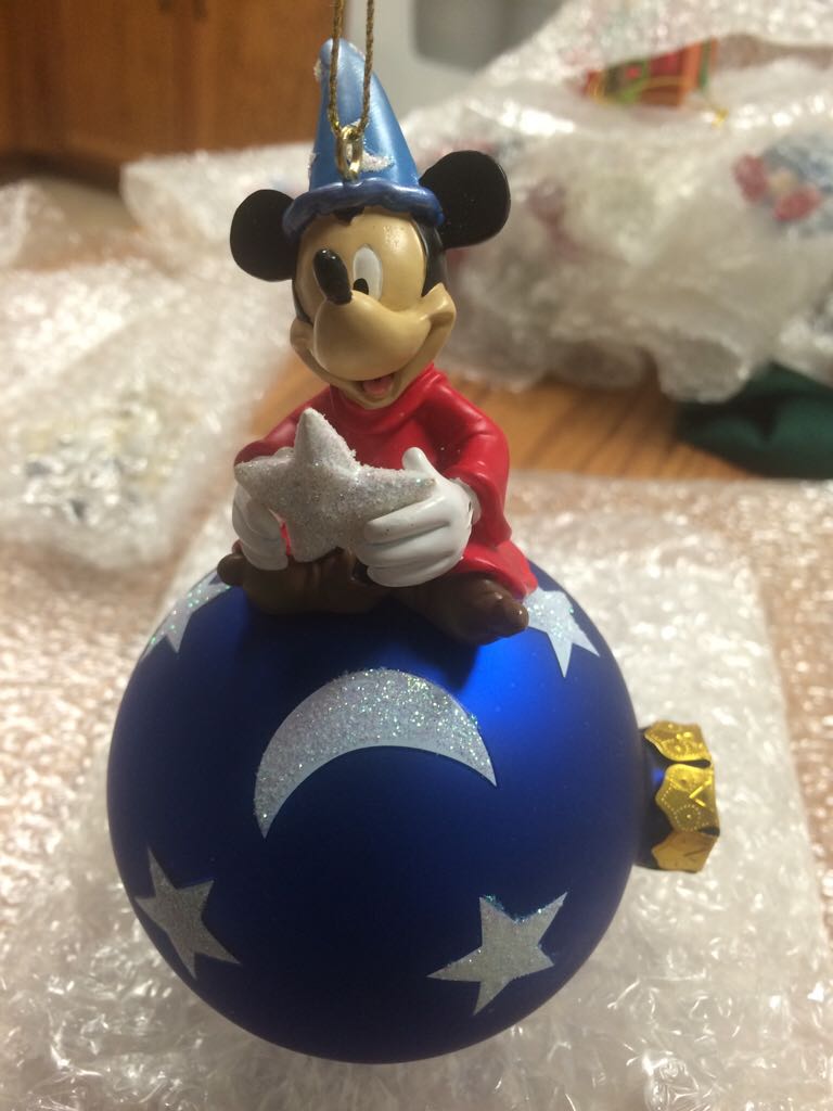 Napkins / Tablecloth ( 4 Cloth Napkins / 1 Tablecloth)