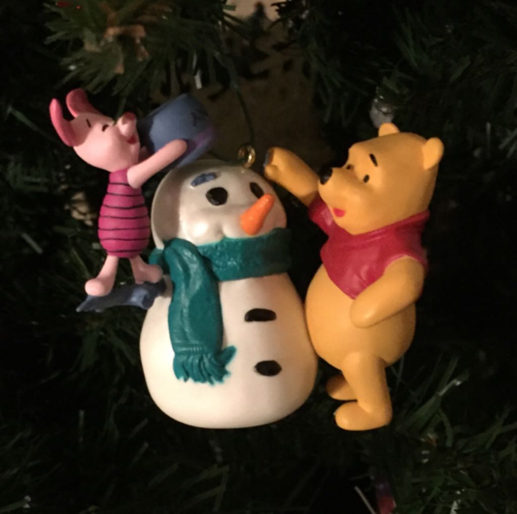 Winnie The Pooh - European Glass, Holding A Star - 25 Years of Collecting Memories (Disney Winnie the Pooh & Co) ornament collectible - Main Image 2