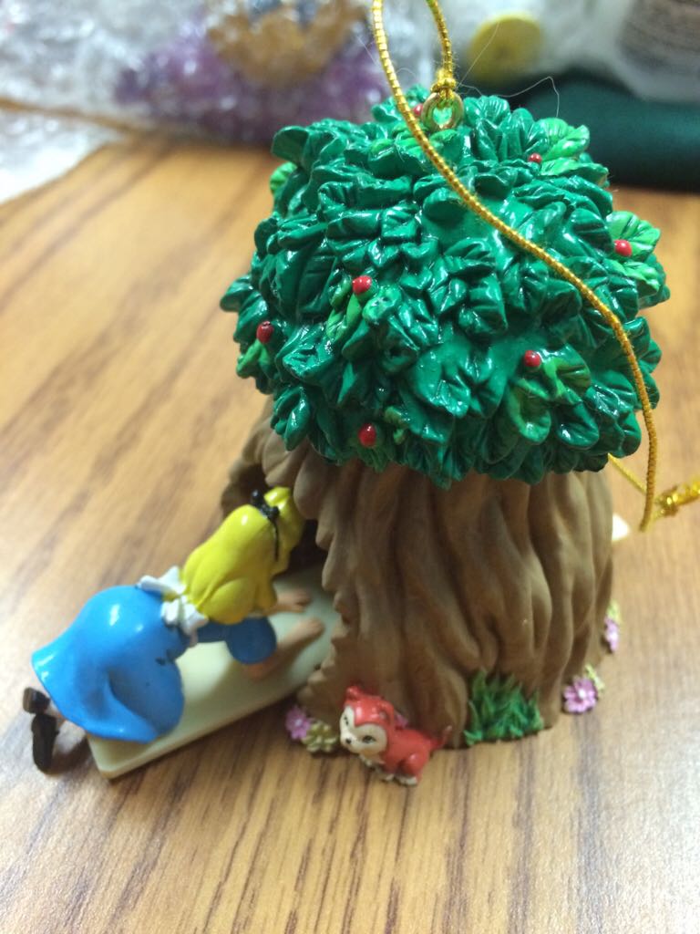 Sneeeuwbol Met Sneeuwman Boven Haardsokkel (muziekuurwerk)