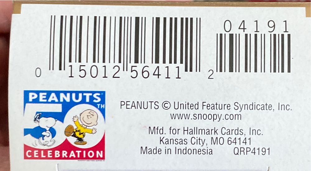 Peanuts: #2 Charlie Brown - A Snoopy Christmas (Peanuts) ornament collectible [Barcode 015012564112] - Main Image 4