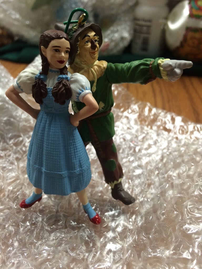 The Wizard Of Oz - Dorothy And The Scarecrow - The Wizard Of Oz (Movies & TV) ornament collectible - Main Image 1