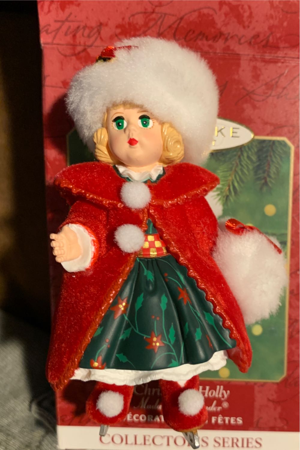 Christmas Holly #5 Madame Alexander - Madame Alexander (Madame Alexander) ornament collectible [Barcode 015012564310] - Main Image 3