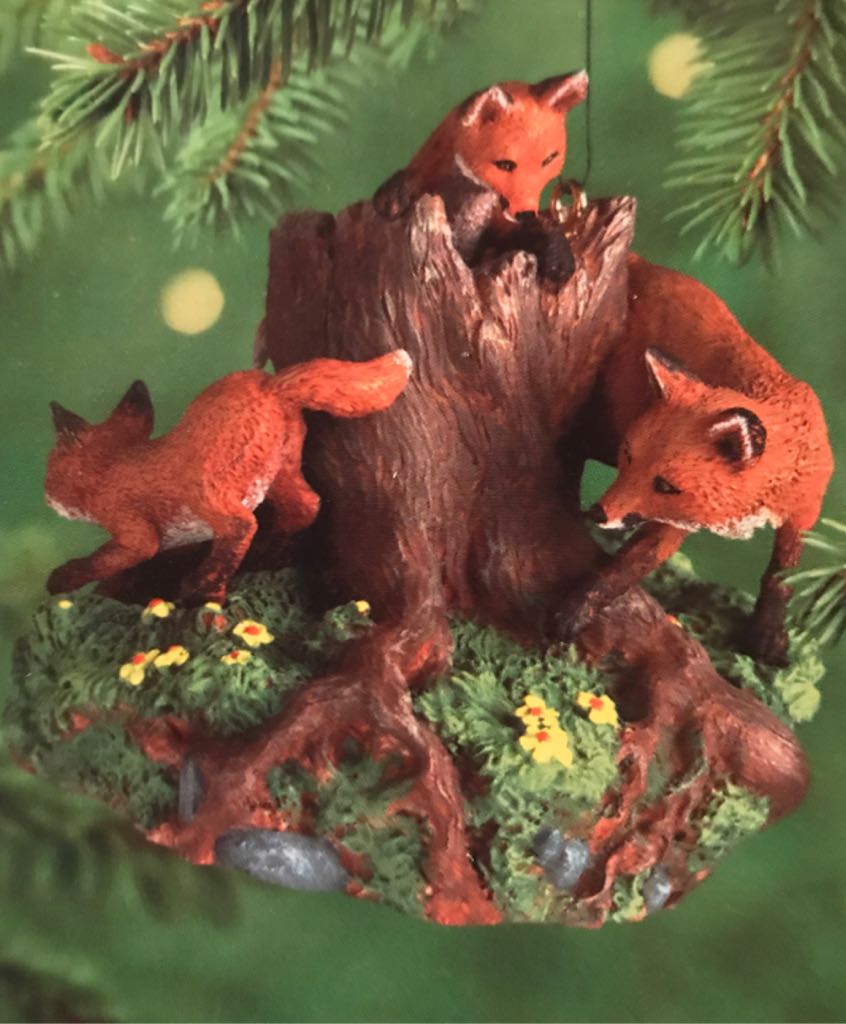 Hallmark Keepsake. Christmas. Majestic Wilderness. 2000. 4th In Series. Foxes In The Wilderness. Designed By Mark Newman. - Majestic Wilderness (Foxes In The Forest) ornament collectible [Barcode 015012564525] - Main Image 2