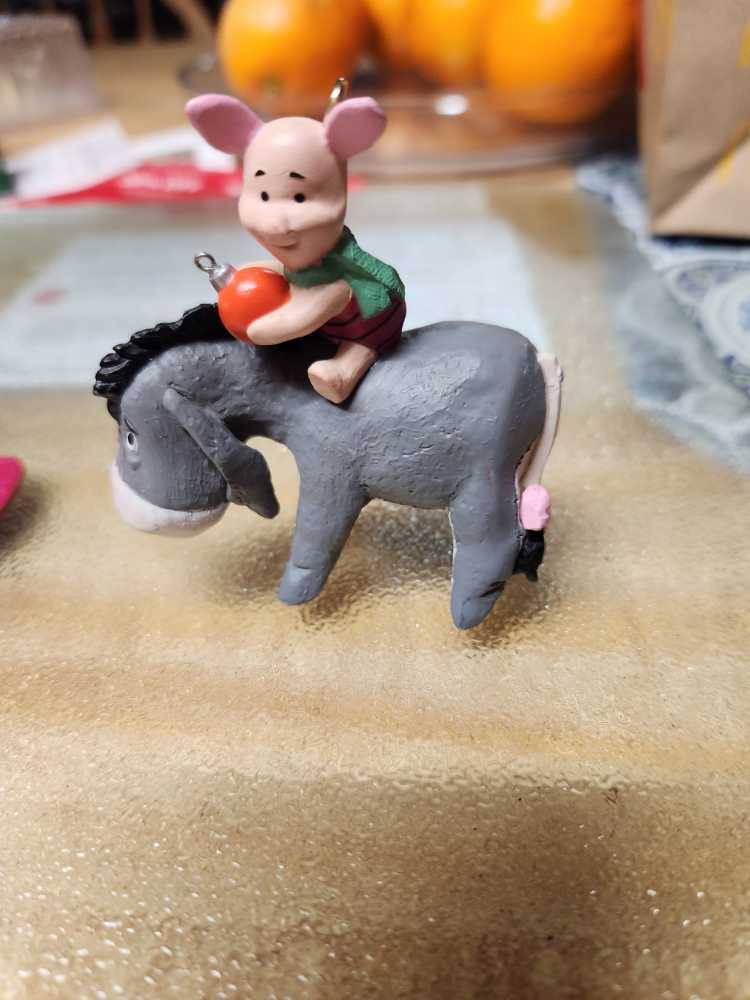 Piglet and Eeyore - Hallmark Keepsake (Winnie The Pooh Collection) ornament collectible - Main Image 3