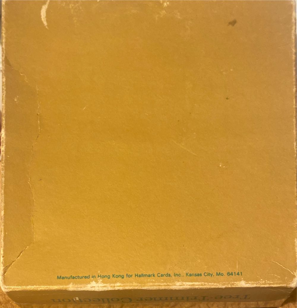 Twirl-About - Praying Child 1977 - Twirl-about (Tree-Trimmer Dated Ornament) ornament collectible - Main Image 4