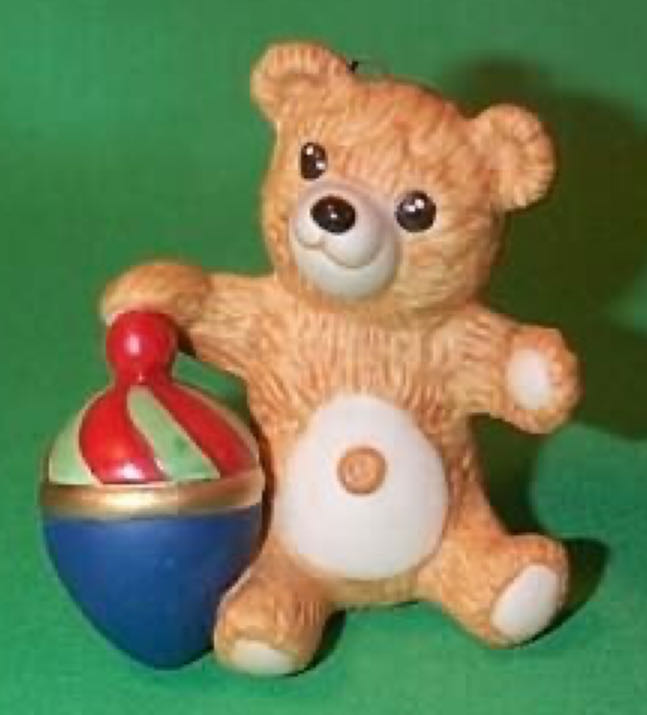 Cinnamon Bear - 1983 - #1 - Teddy With Top - Cinnamon Bear (Collectable Series) ornament collectible - Main Image 2