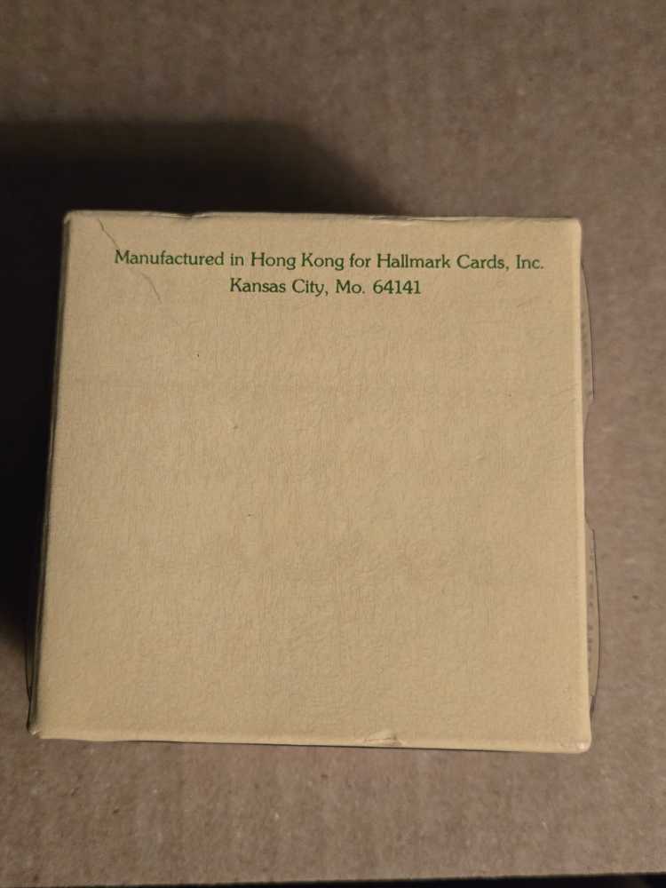 Thimble #2 A Christmas Salute Soldier 1979 - Vintage (Toy Soldier) ornament collectible - Main Image 2