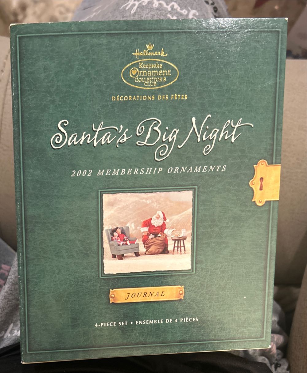 Family Living Room - Santa’s Big Night (KOC Club) - Membership Ornaments (Hallmark Club Member Exclusive) ornament collectible - Main Image 3