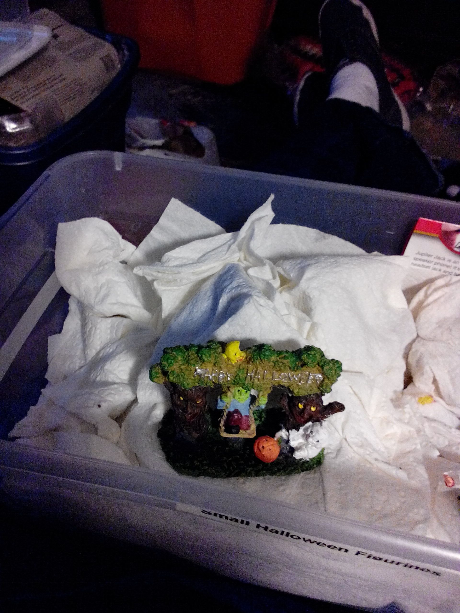 Wallace Fine China Dinner Plates (12)