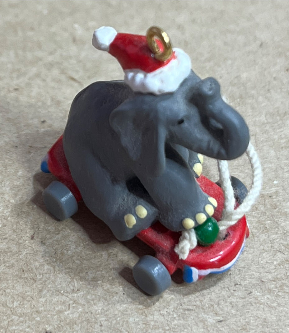 Loyal Elephant  (Elephant, Toy, Mini) ornament collectible [Barcode 015012569612] - Main Image 3