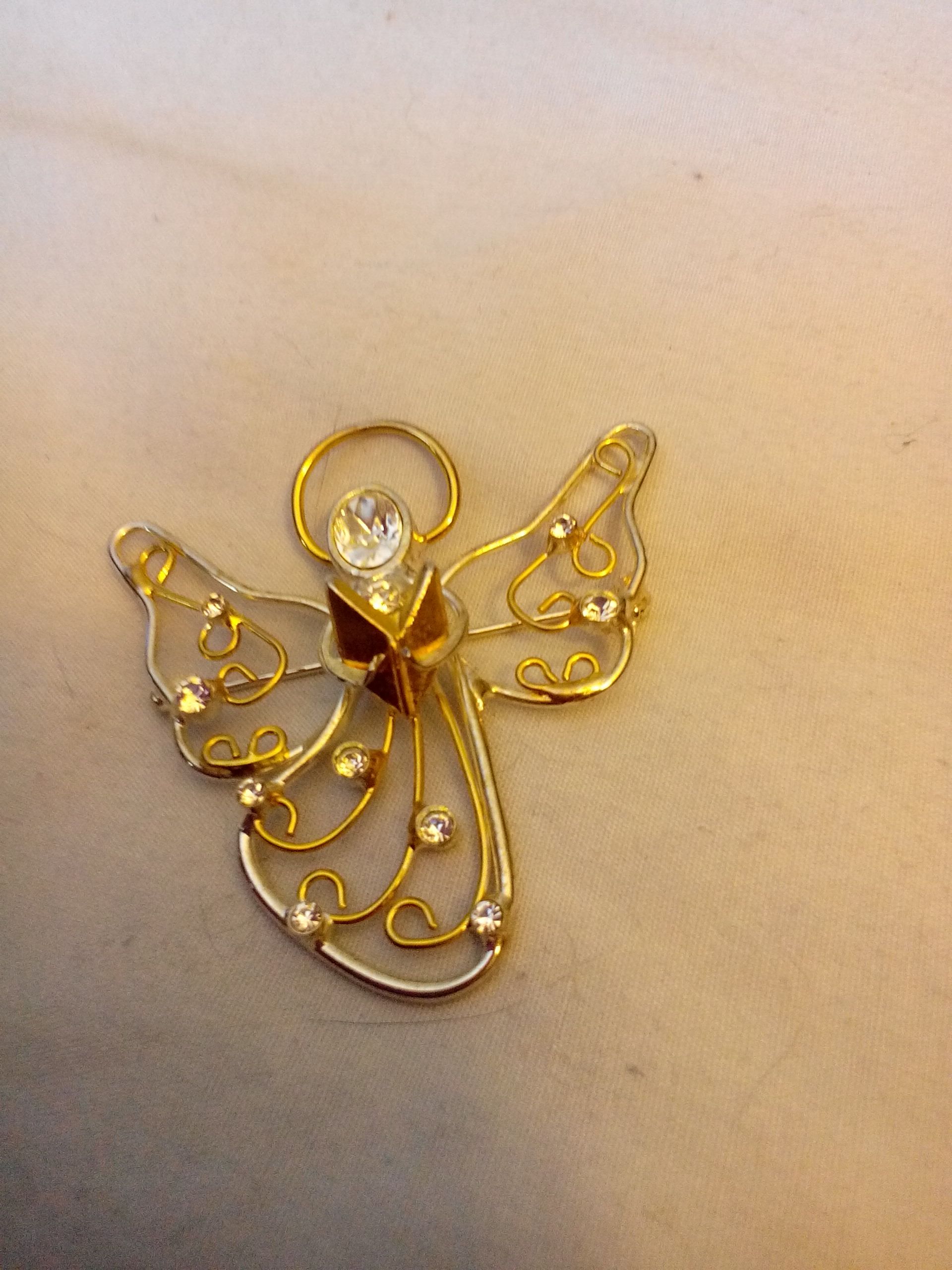 Pink, Green leaf pin