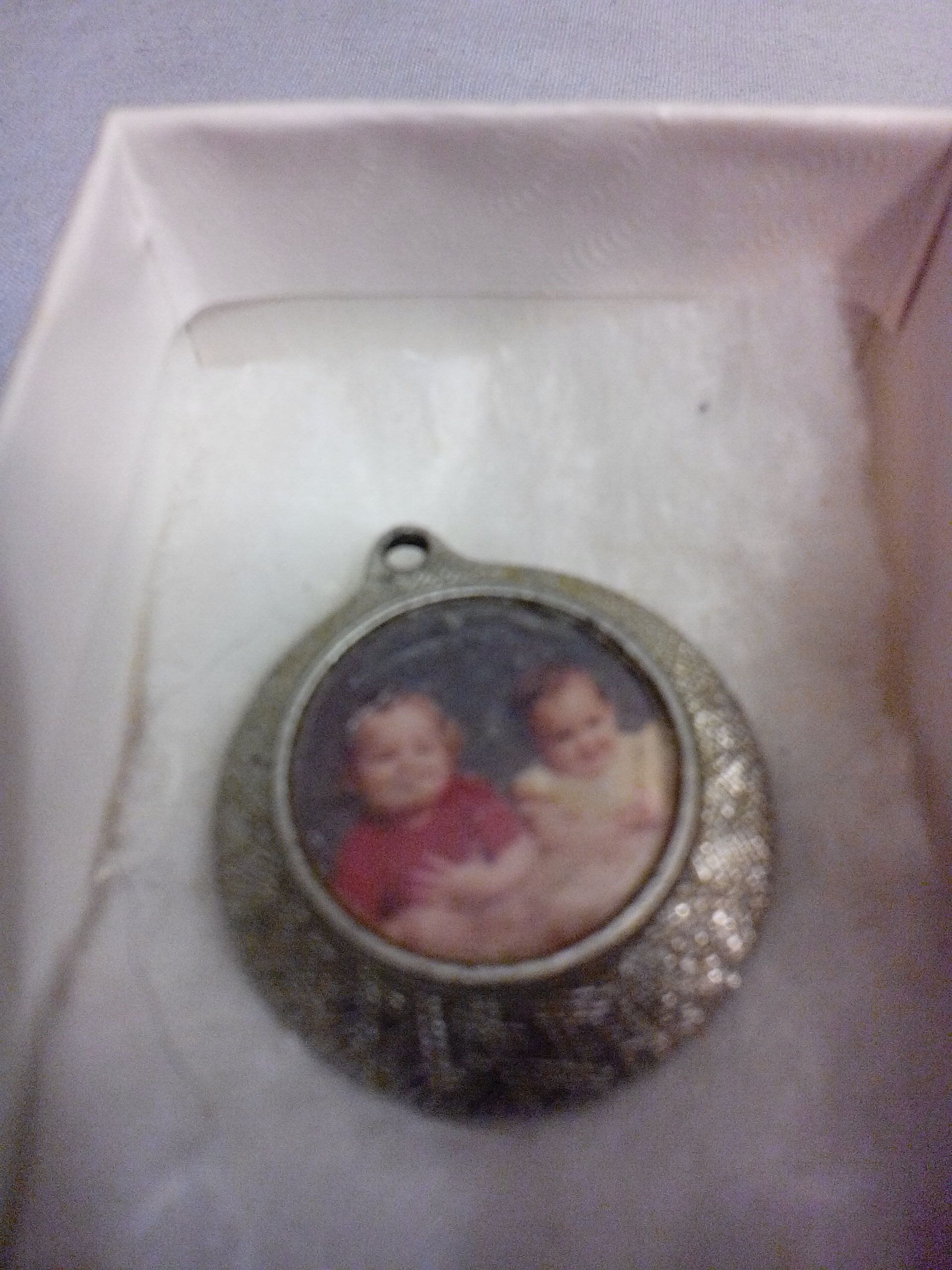 Pyrex Oblong White cookware with Clear lid