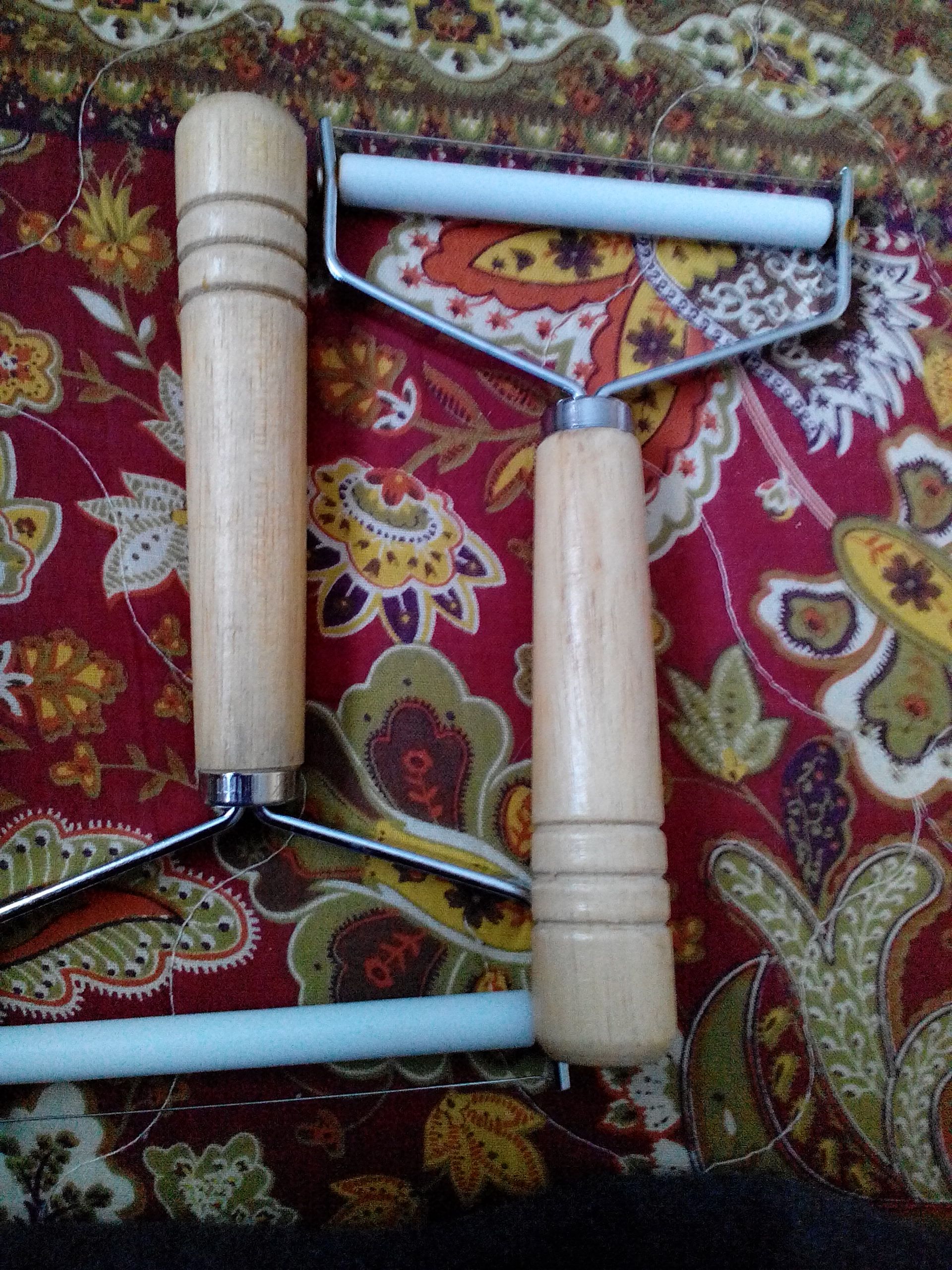 Cheese Cutters (4)  (Kitchenware) ornament collectible - Main Image 1