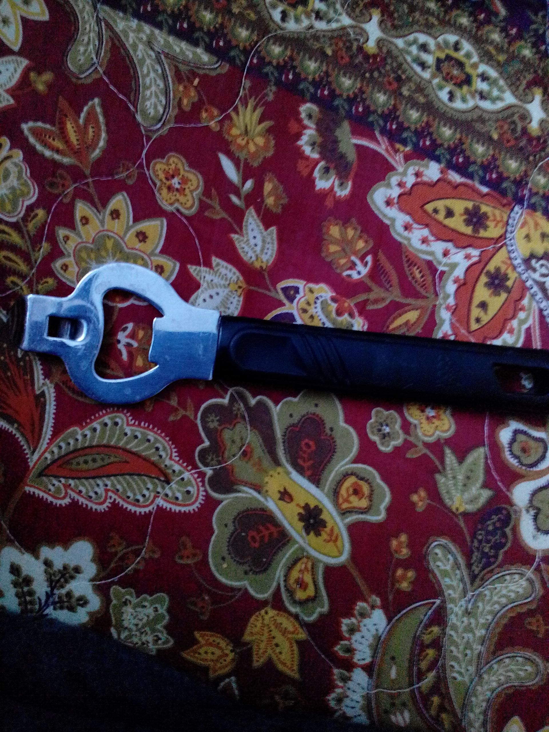 Flag bar military pin