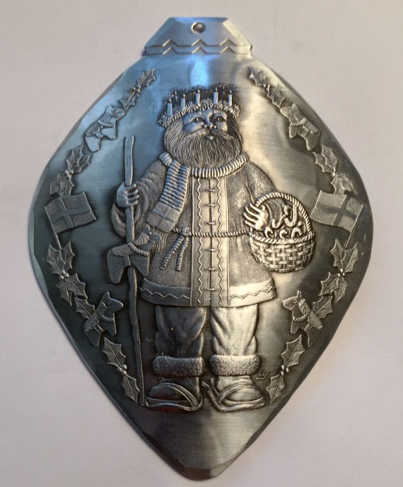 Moms Small Dangeled Earrings