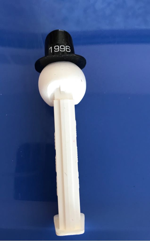 Pez Snowman - Pez (Pez) ornament collectible - Main Image 2