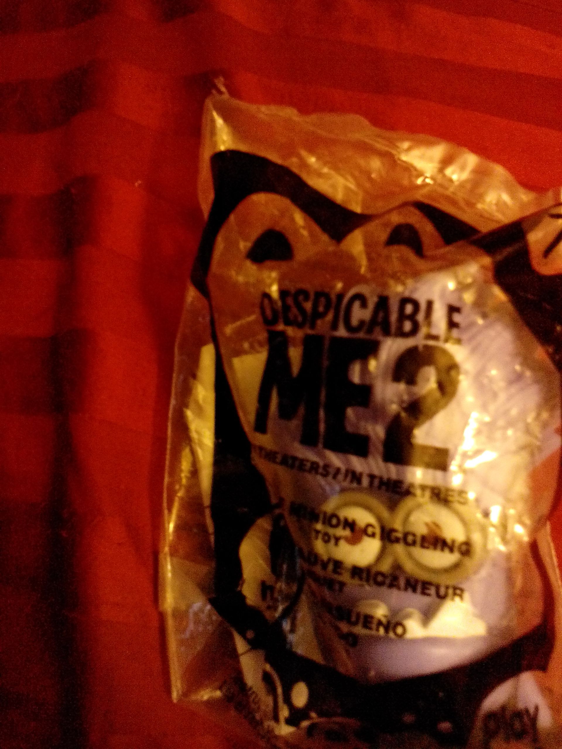 07 Despicable Me 2: Purple Minion Giggling  (McDonald’s Happy Meal Toy) ornament collectible - Main Image 2