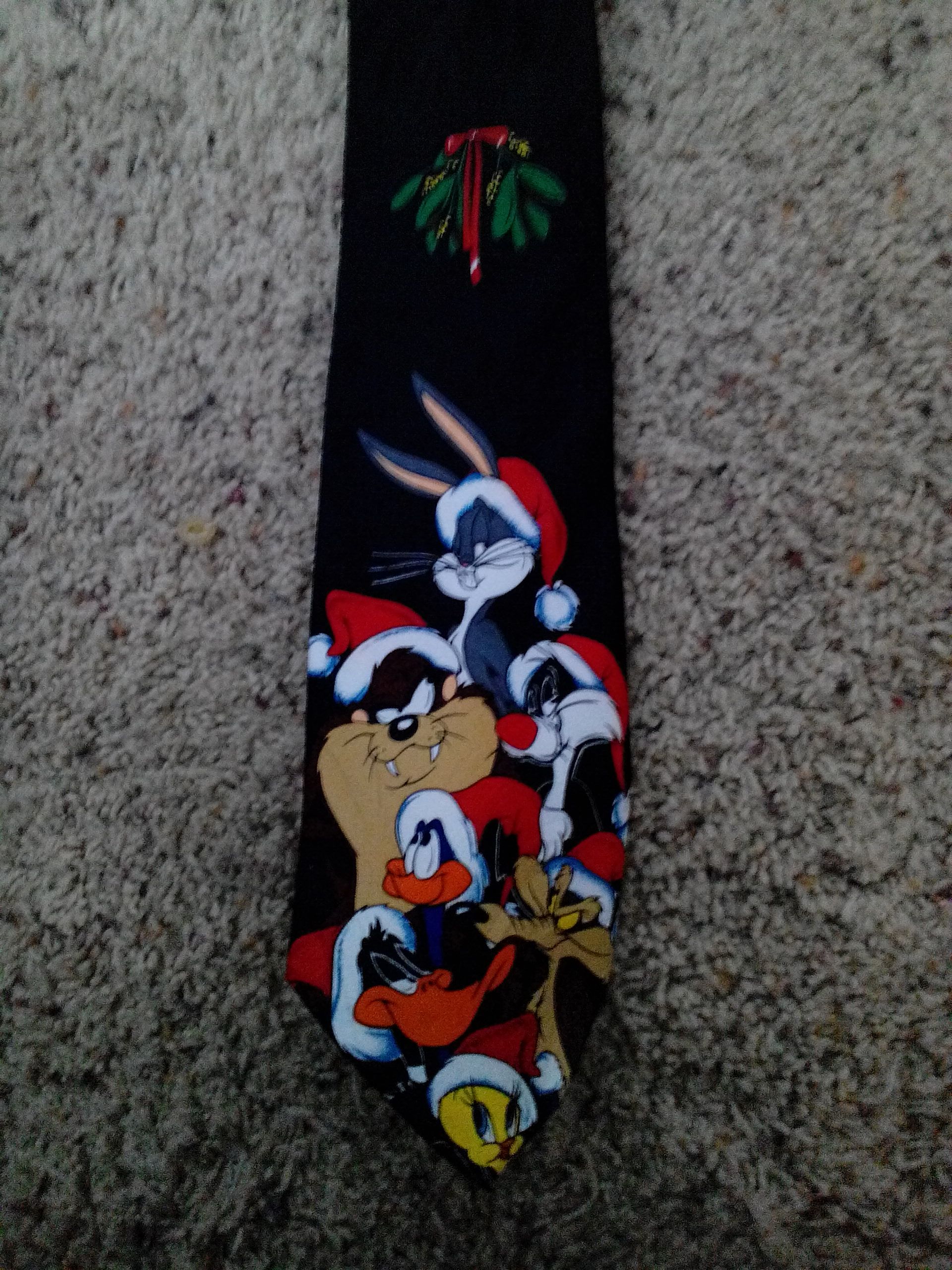 Christmas Bugs, Sylvester, Taz,Roadrunner, Wiley, Daffy, Teetie (Loony Tunes Neck Tie) ornament collectible - Main Image 1