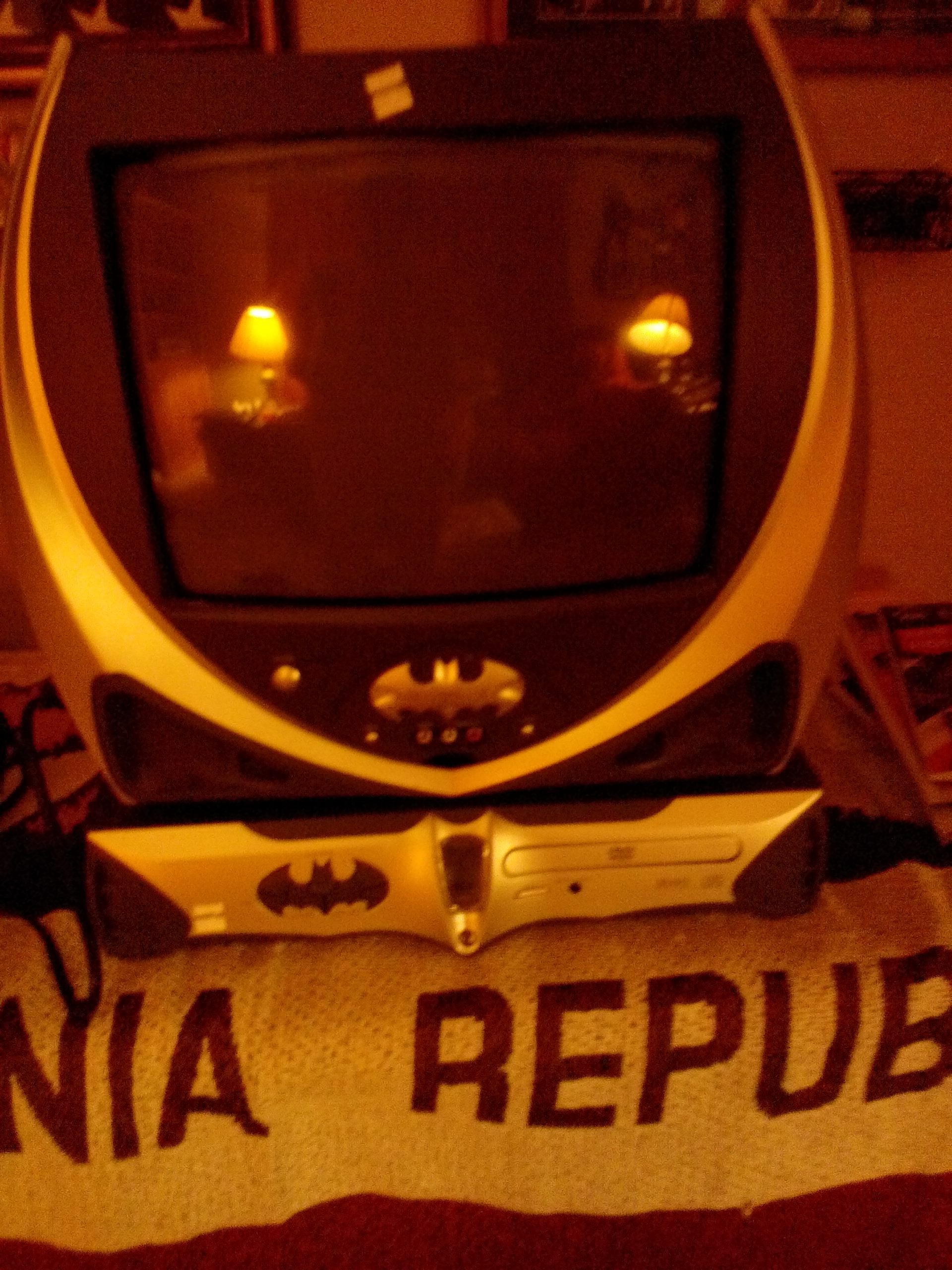 Hawaii black, red flowers Fan