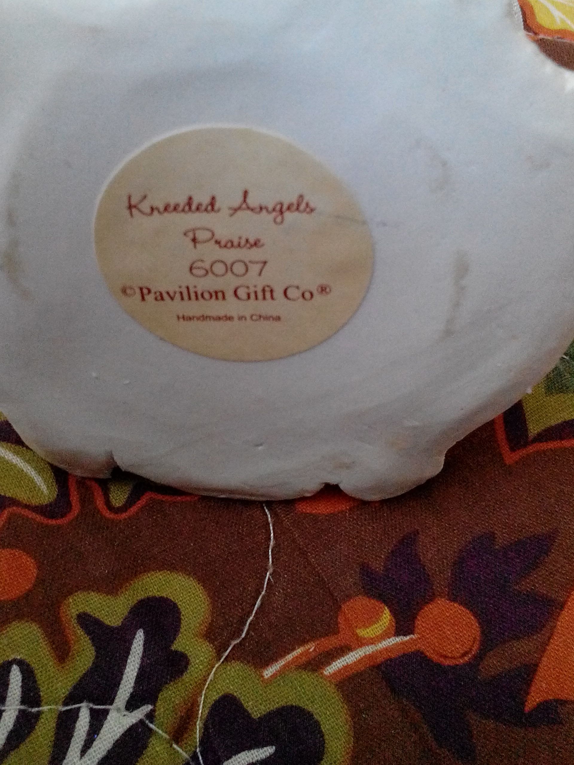 Kneeded Angels Praise #6007  (Angels) ornament collectible - Main Image 2