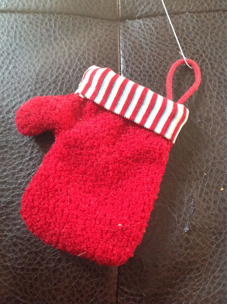 Red Mitton  (Christmas Clothes) ornament collectible - Main Image 2