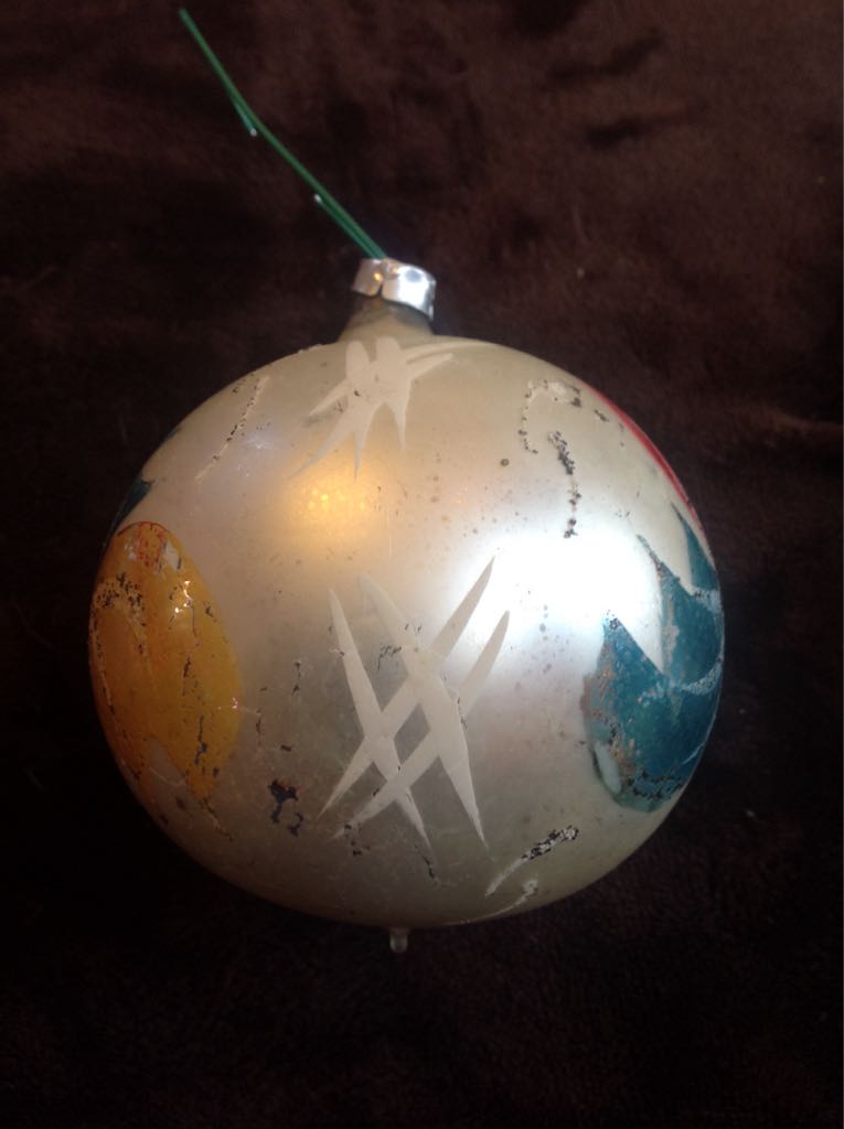 Grandma Leaf Ball  ornament collectible - Main Image 2