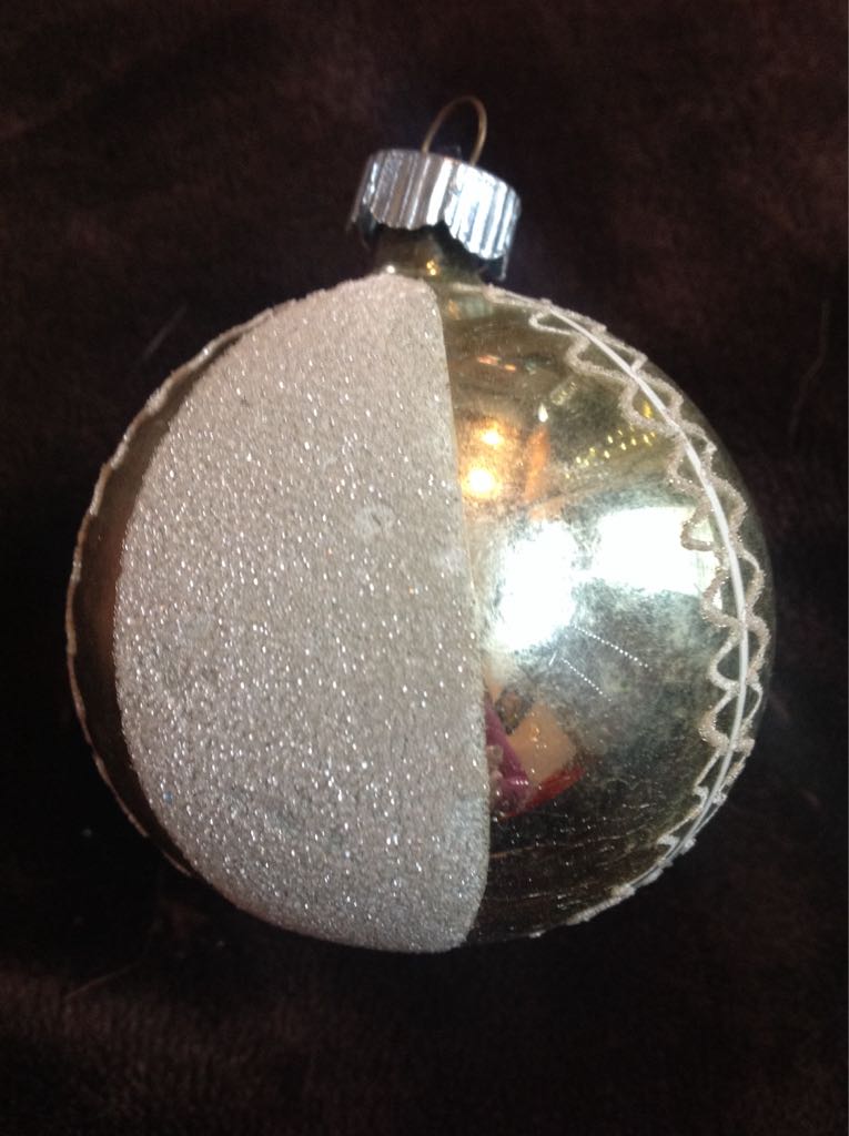 Gold And White Ball  ornament collectible - Main Image 2
