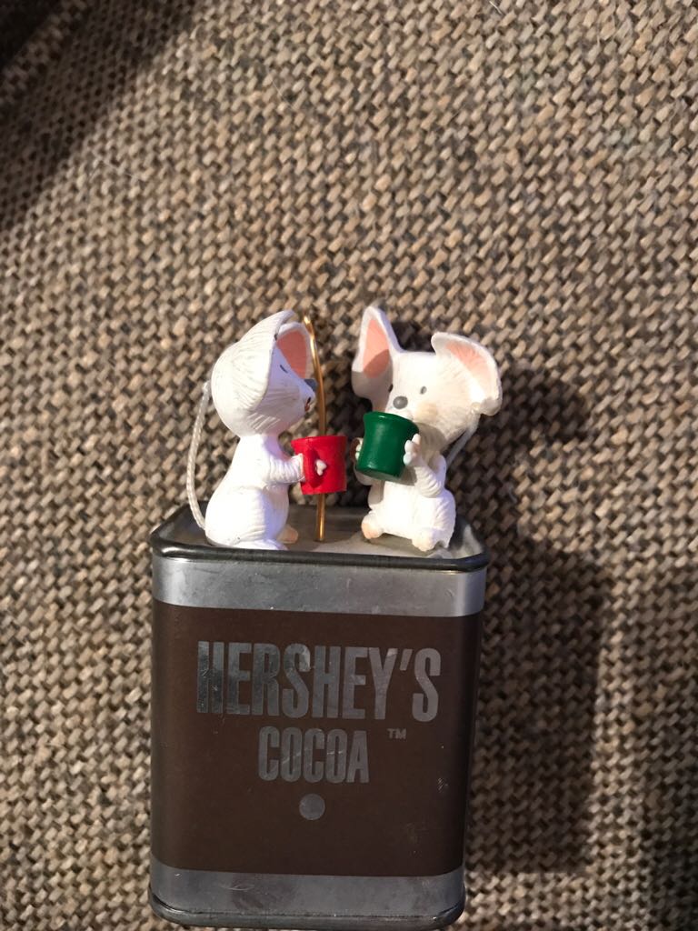 Warm and Special Friends - Hershey’s (Hershey’s) ornament collectible - Main Image 2