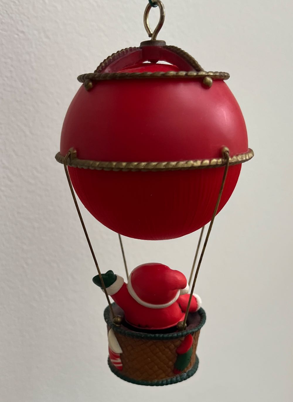 Sailing Santa  (Santa, Hot Air Balloon) ornament collectible - Main Image 4
