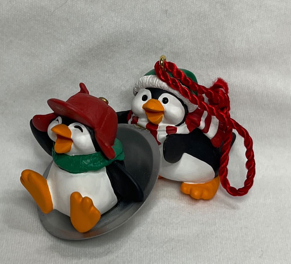 Having Fun with Friends - KOC CLUB EXCLUSIVE (Penguins) ornament collectible - Main Image 3