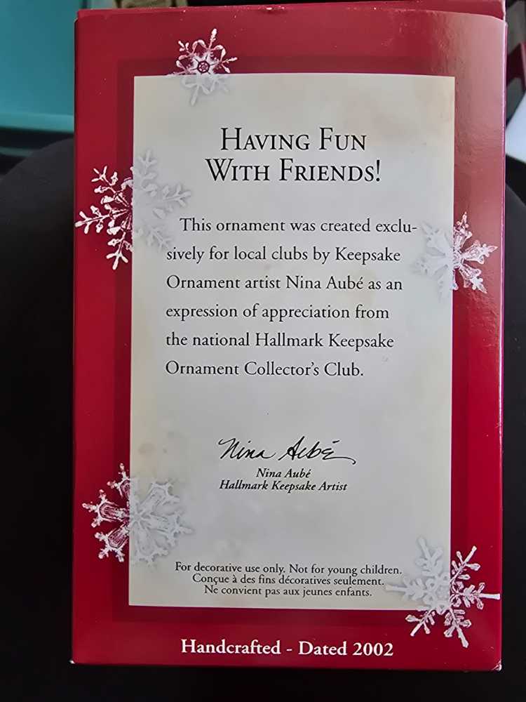 Having Fun with Friends - KOC CLUB EXCLUSIVE (Penguins) ornament collectible - Main Image 4