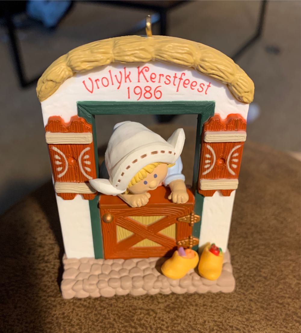 02 - Holland - Vrolyk Kerstfeest - Windows Of The World (Windows) ornament collectible - Main Image 3