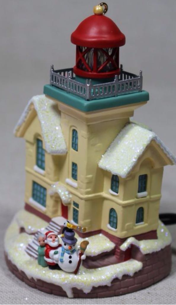 Lighthouse Greetings - 8th ornament collectible - Main Image 1