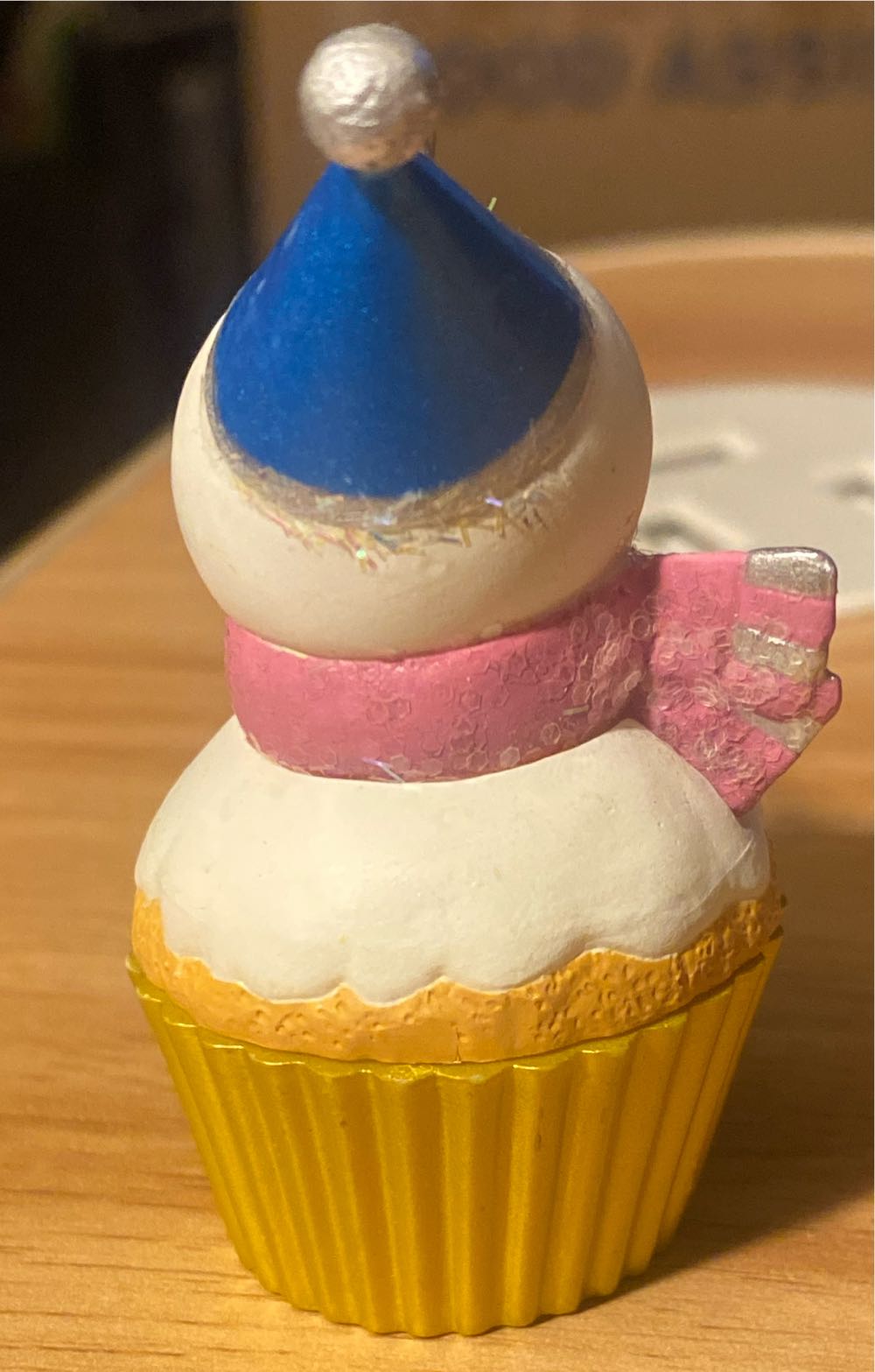 Keepsake Cupcakes #6 New Year’s Snowman - Holiday Cupcake Series (New Year’s) ornament collectible - Main Image 2