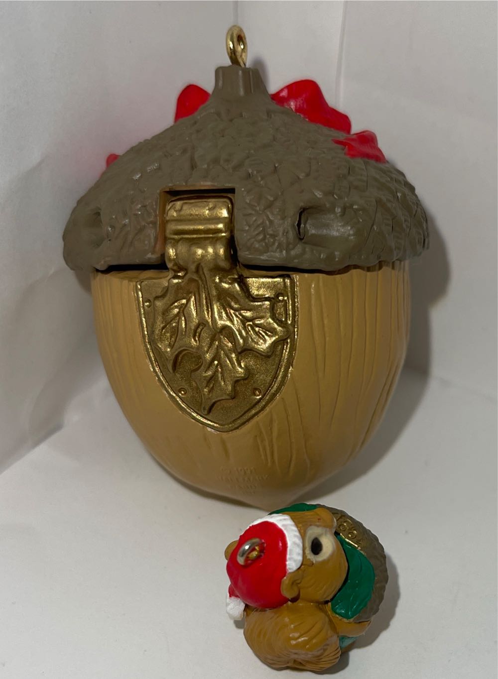 Hidden Treasure - Keepsake Ornament Collector’s Club (CLUB Keepsake Miniature) ornament collectible - Main Image 4