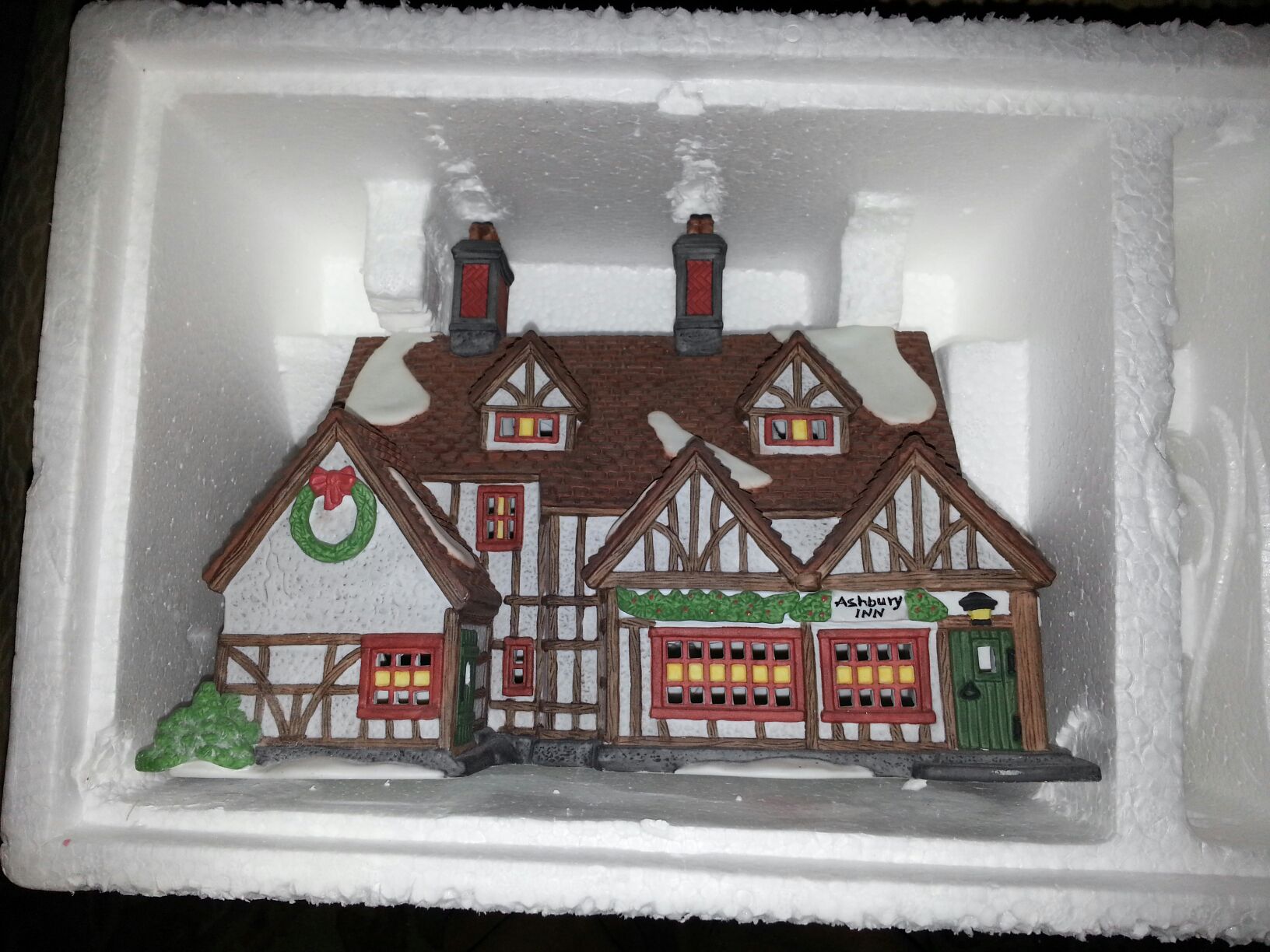 Ashberry Inn  ornament collectible - Main Image 1