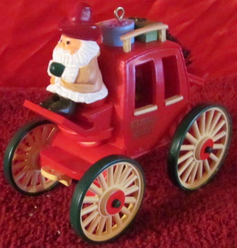 Here Comes Santa - 10th ornament collectible - Main Image 2