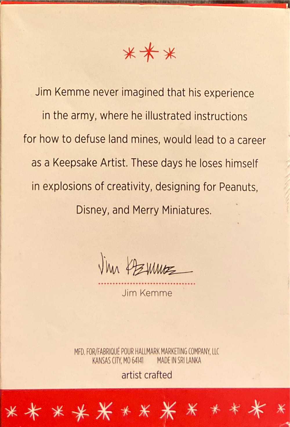 Hallmark Keepsake. Summer. Spotlight On Snoopy. 2016. Green Thumb Snoopy. 19th In Series. Sculpted By Jim Lemme. - Spotlight On Snoopy (19th In Series: Green Thumb Snoopy) ornament collectible - Main Image 2