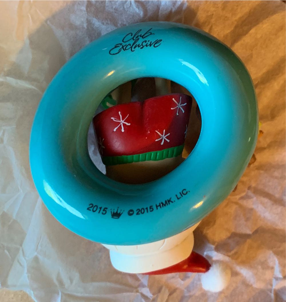 Fun In The Sun - Event Exclusive Repaint - Kringle And Kris (Event Exclusive Repaint) ornament collectible - Main Image 4