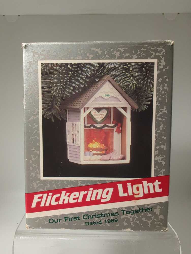 Our First Christmas Together 1989 - Keepsake Magic Collection (1st Christmas Together) ornament collectible - Main Image 2